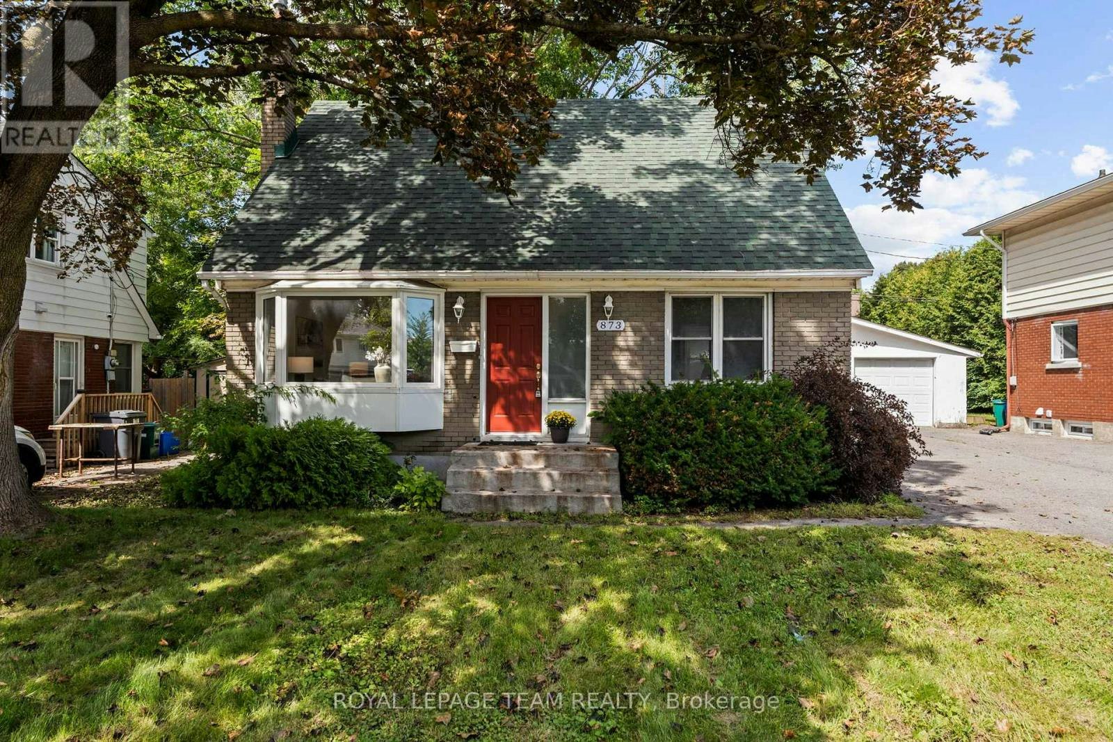 873 Smyth Road, Ottawa, ON, K1G 1P4