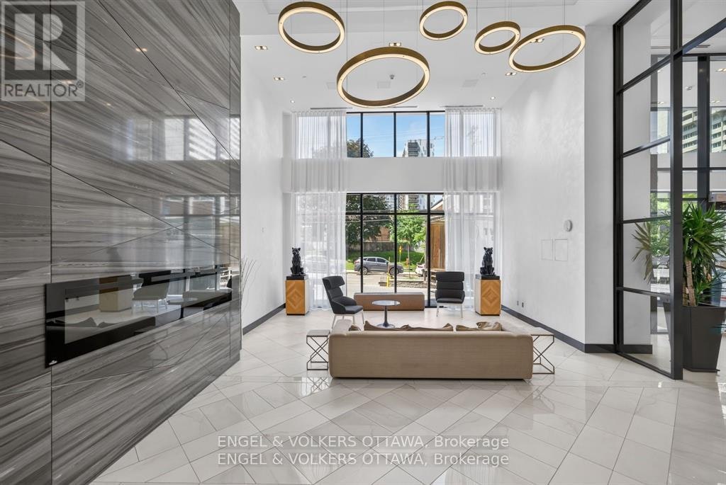 201-255 Bay Street, Ottawa, ON, K1R 0C5 - 2