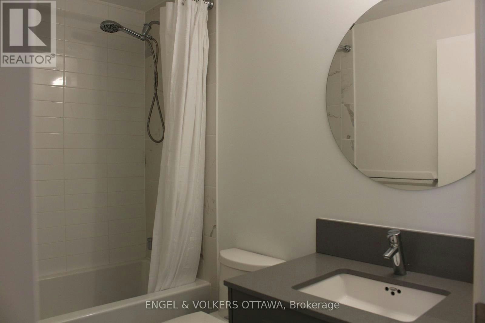 201-255 Bay Street, Ottawa, ON, K1R 0C5 - 7