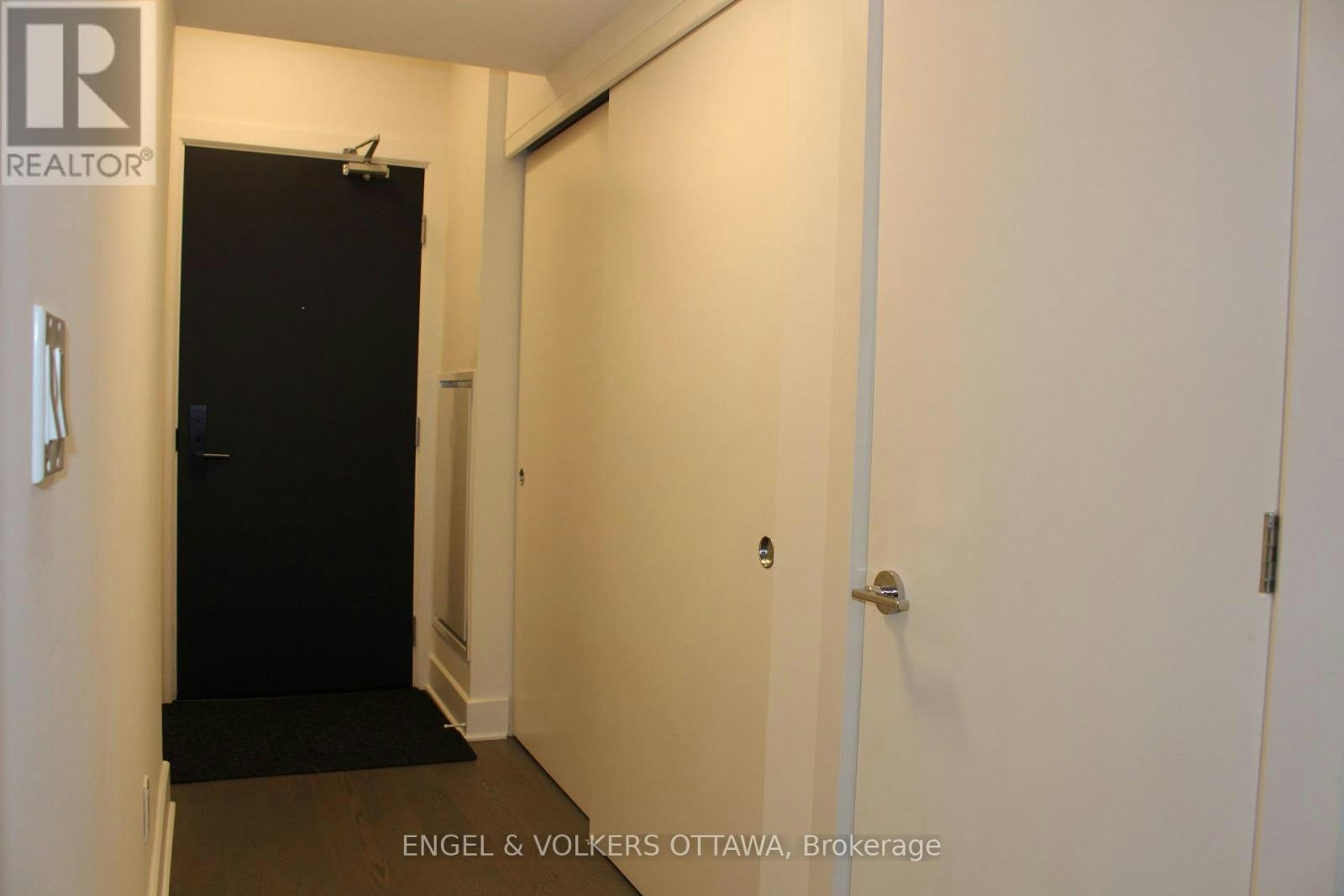 201-255 Bay Street, Ottawa, ON, K1R 0C5 - 3