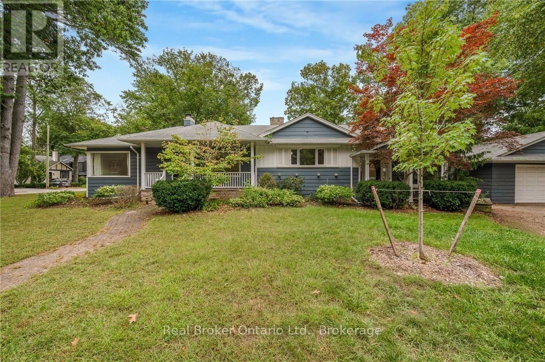 374 Spruce Street, Oakville, ON, L6J 2H3