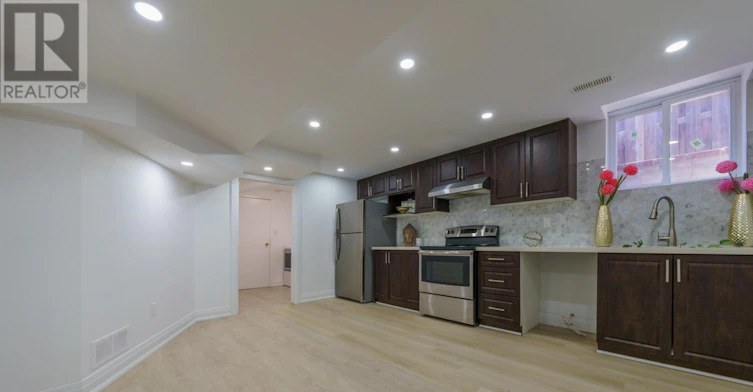 10 Pardon Avenue, Whitby, ON, L1P 1V1