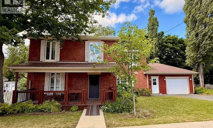 11 Dufferin Street