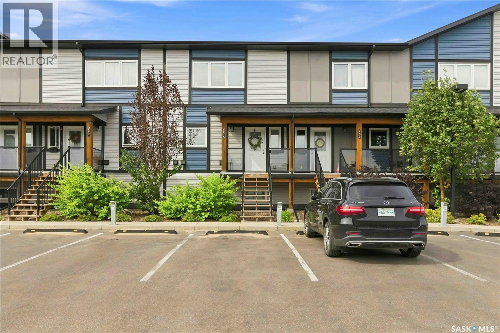 257-250 Akhtar Bend, Saskatoon, SK, S7W 0W4