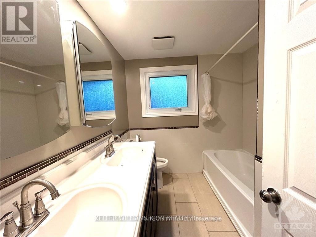 19 Canfield Road, Ottawa, ON, K2H 5S7 - 11