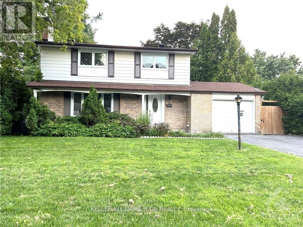 19 Canfield Road, Ottawa, ON, K2H 5S7
