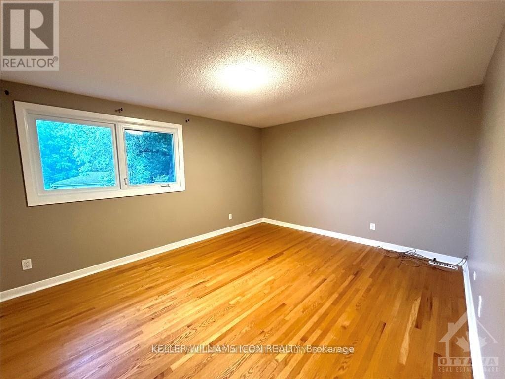 19 Canfield Road, Ottawa, ON, K2H 5S7 - 17
