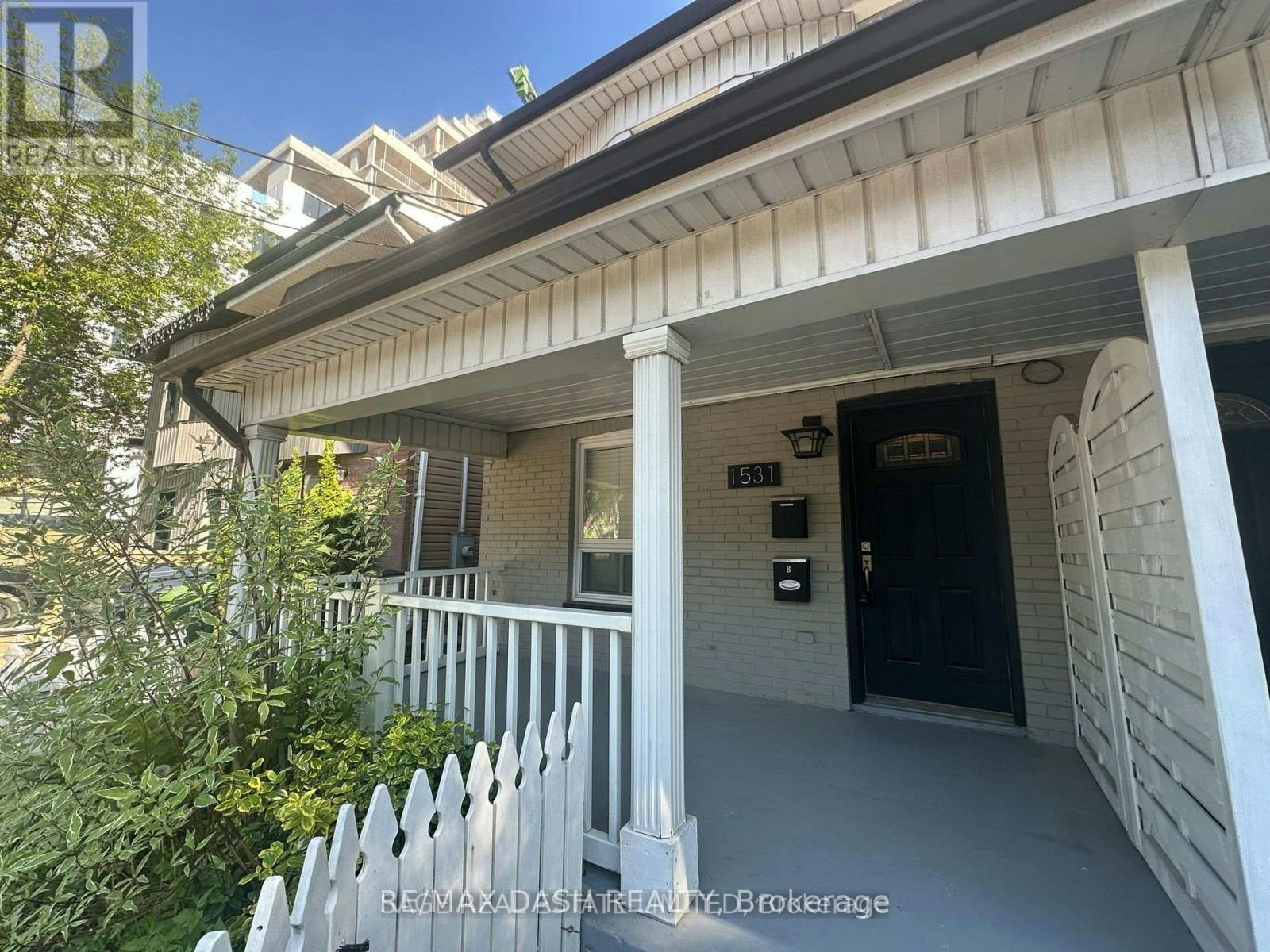 UPPER-1531 Queen Street E, Toronto, ON, M4L 1E5 - 2