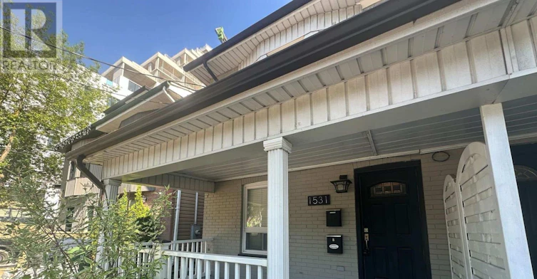 UPPER-1531 Queen Street E, Toronto, ON, M4L 1E5 - 2