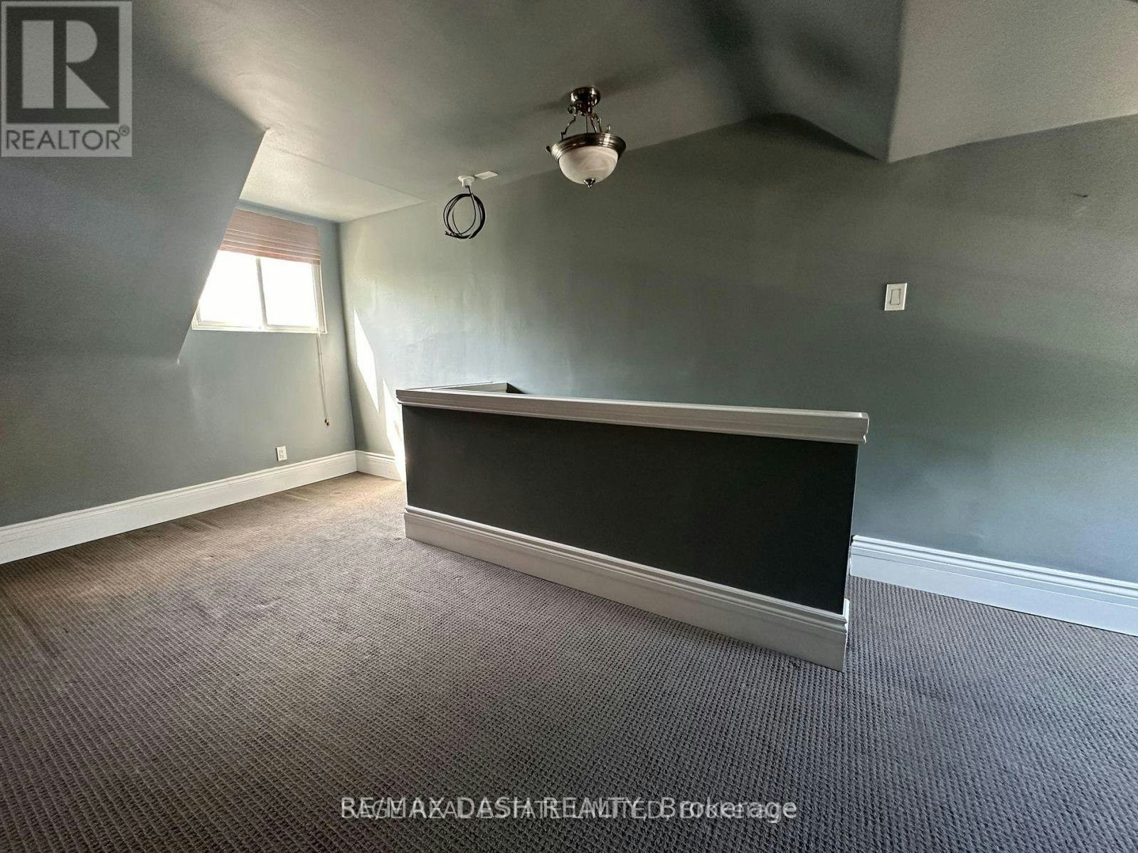 UPPER-1531 Queen Street E, Toronto, ON, M4L 1E5 - 9