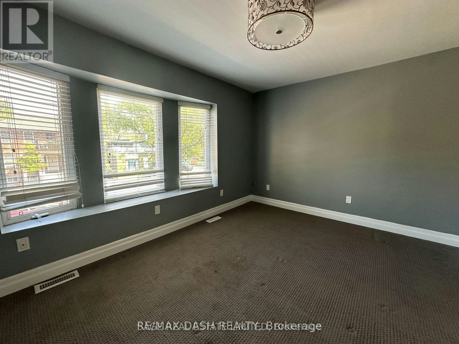 UPPER-1531 Queen Street E, Toronto, ON, M4L 1E5 - 5