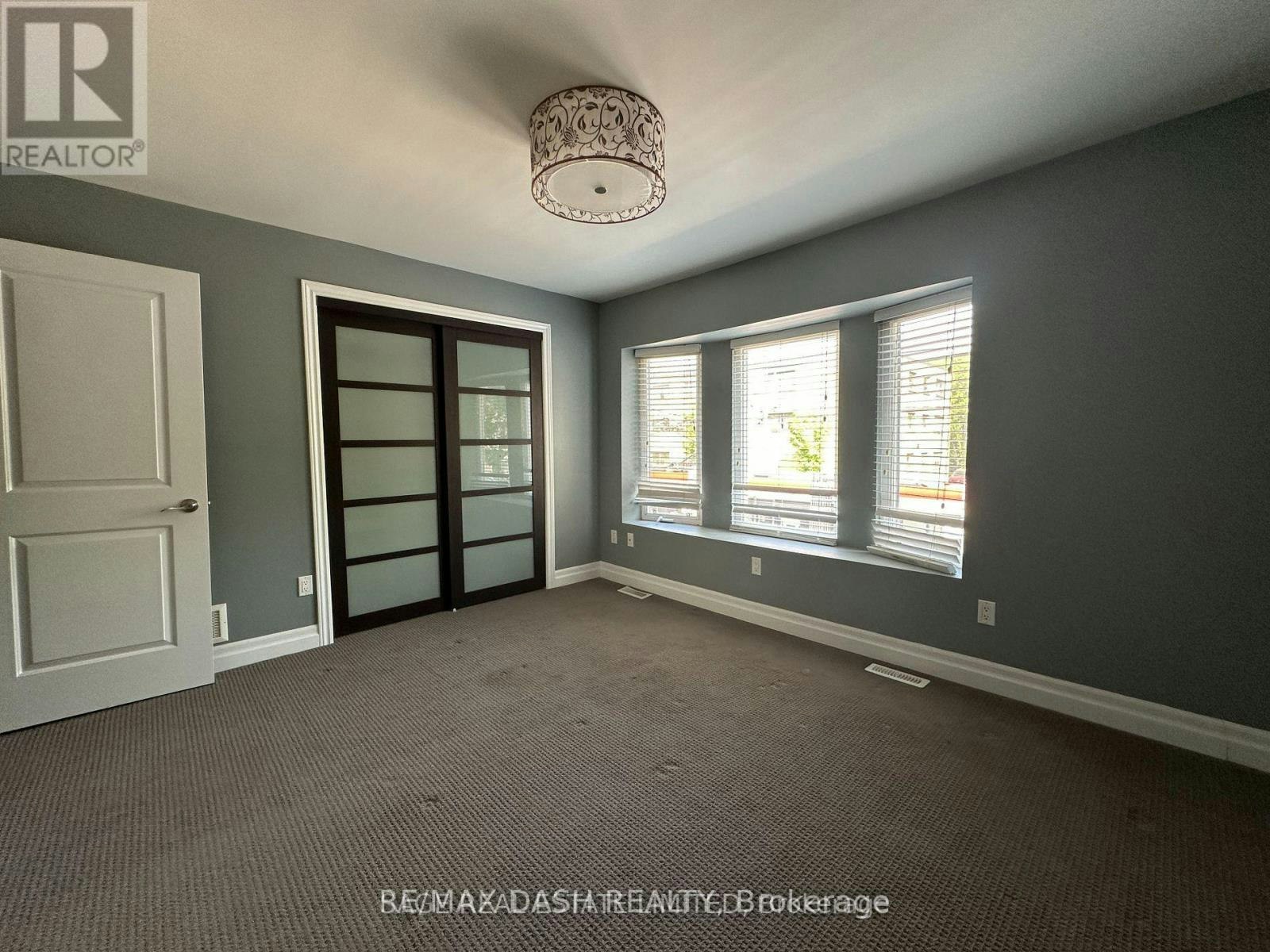 UPPER-1531 Queen Street E, Toronto, ON, M4L 1E5 - 6
