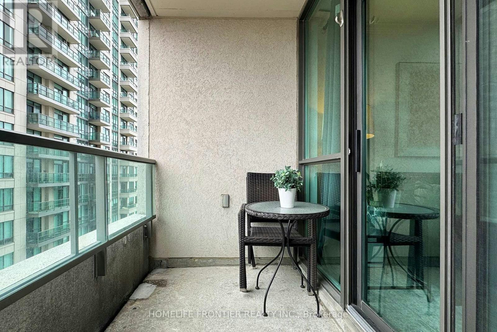 610-100 Promenade Circle, Vaughan, ON, L4J 7W7 - 23