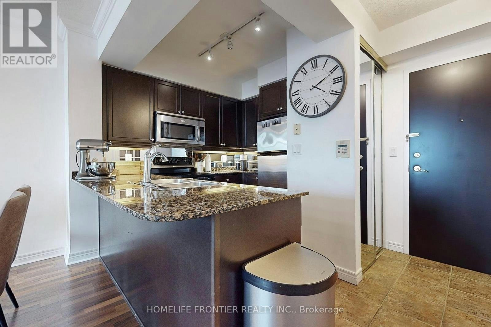 610-100 Promenade Circle, Vaughan, ON, L4J 7W7 - 8