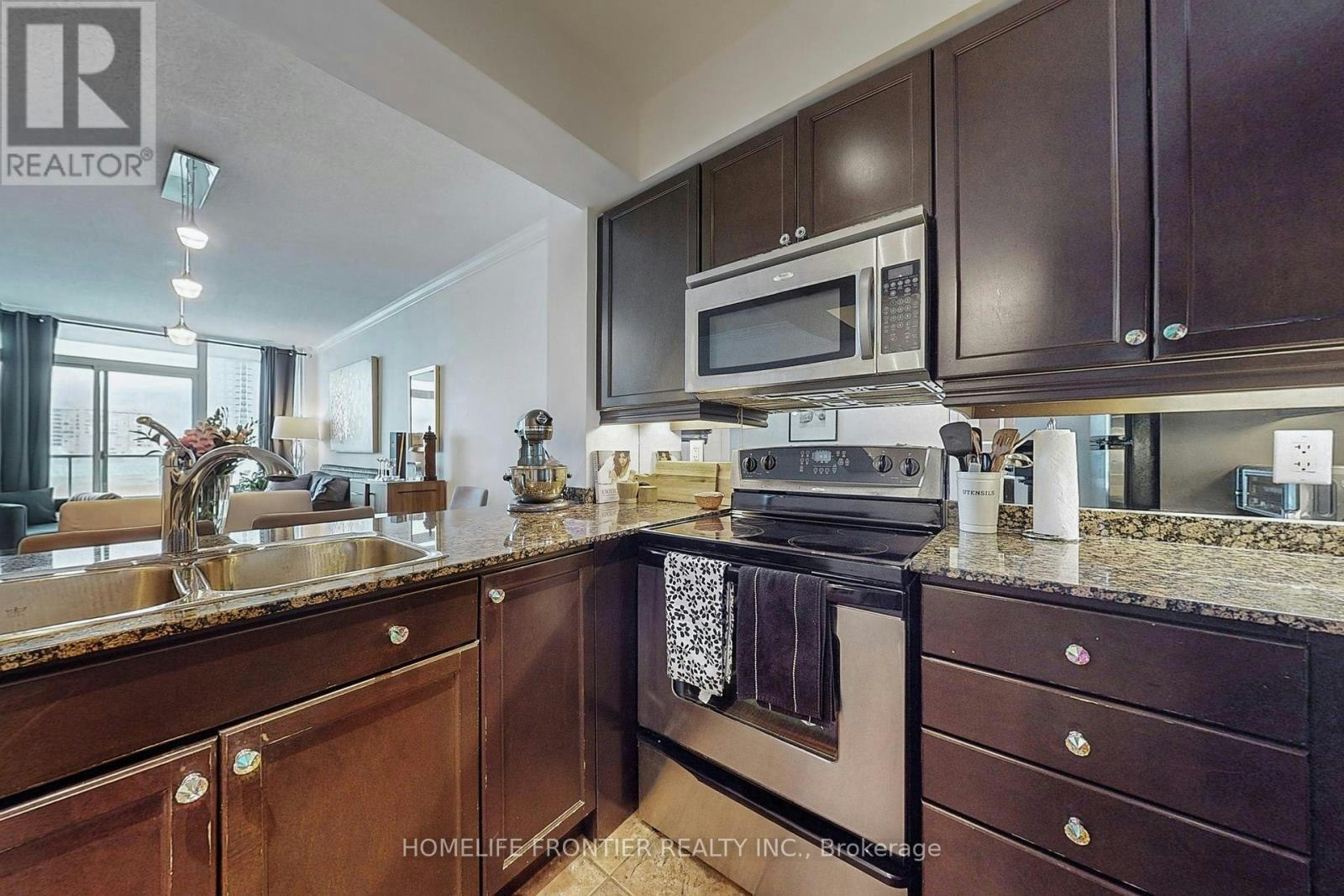 610-100 Promenade Circle, Vaughan, ON, L4J 7W7 - 17