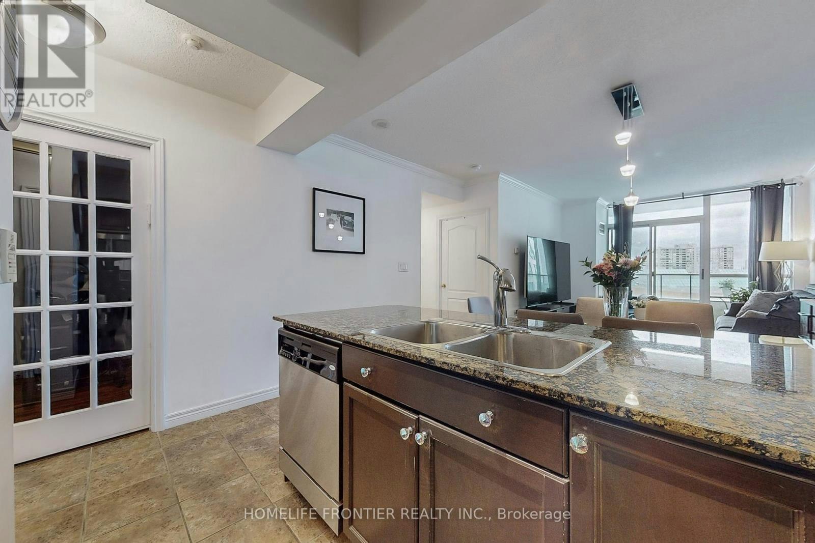 610-100 Promenade Circle, Vaughan, ON, L4J 7W7 - 18