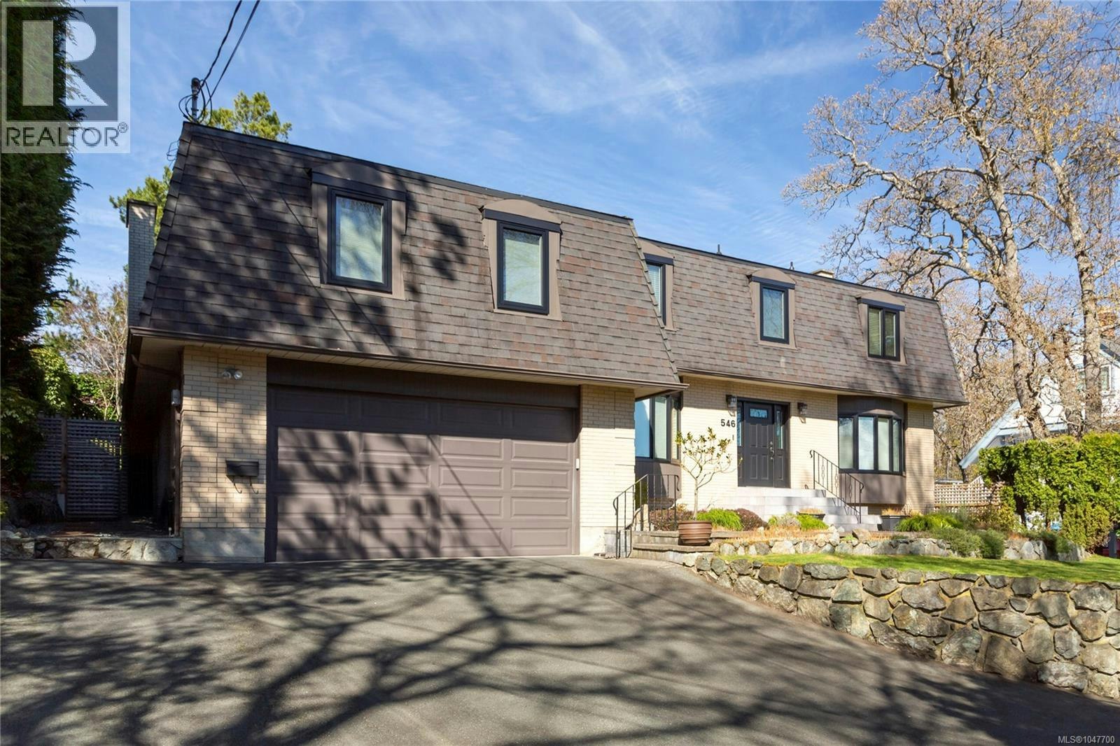 546 St. Charles Street, Victoria, BC, V8S 3N7