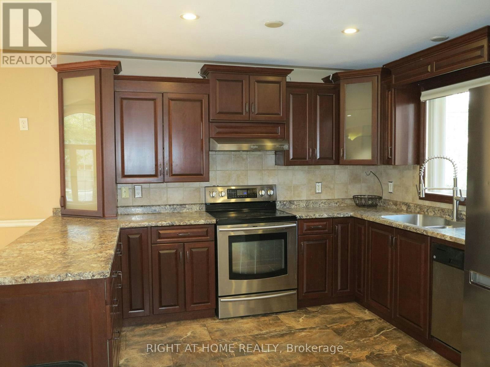 101 Joanne Court, Leamington, ON, N8H 5N7 - 9