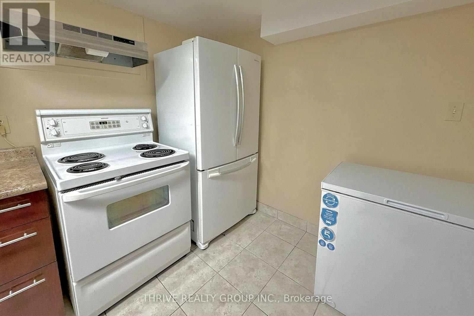 LOWER-230 University Crescent, London, ON, N6A 2L5 - 9