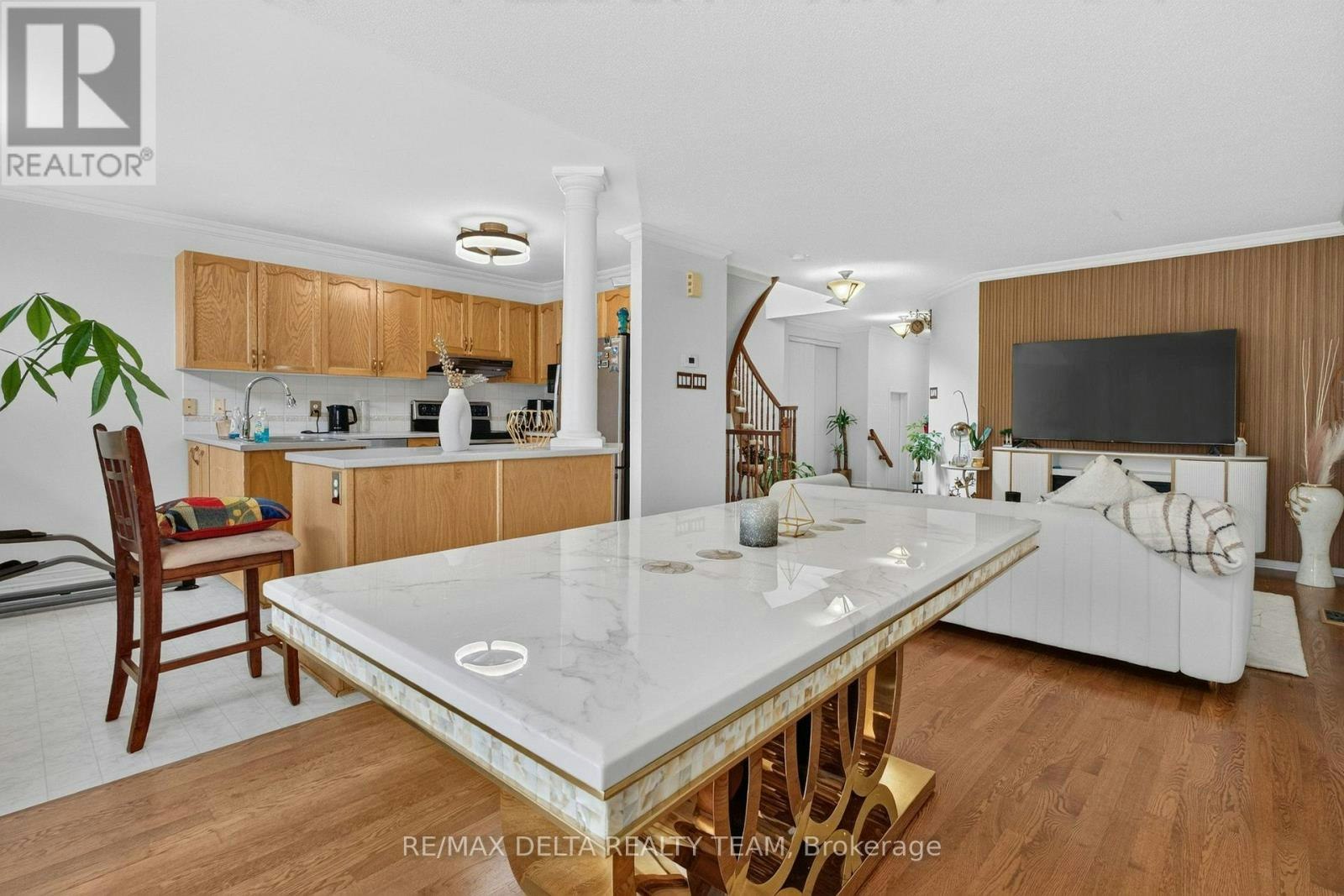 77 Flowertree Crescent, Ottawa, ON, K2M 2R7 - 6