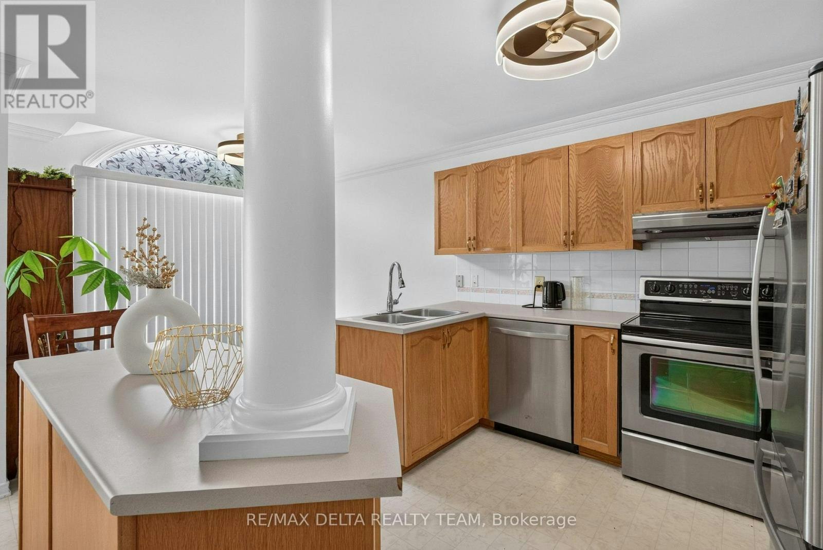 77 Flowertree Crescent, Ottawa, ON, K2M 2R7 - 7