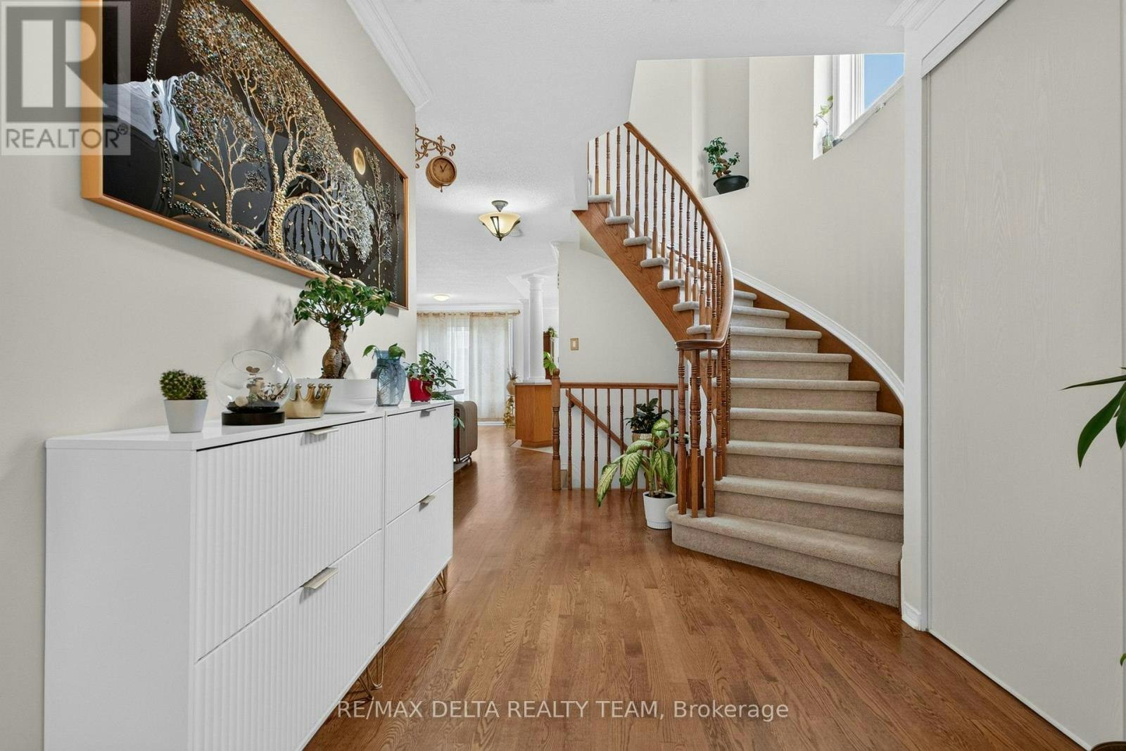 77 Flowertree Crescent, Ottawa, ON, K2M 2R7 - 2