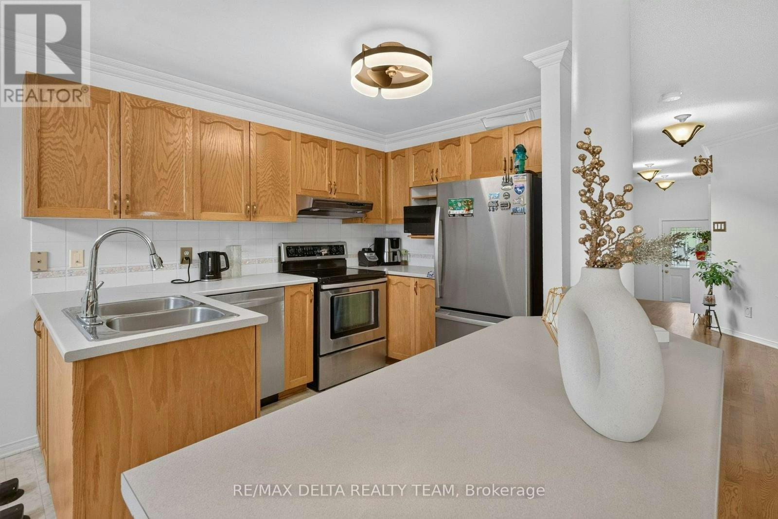 77 Flowertree Crescent, Ottawa, ON, K2M 2R7 - 8