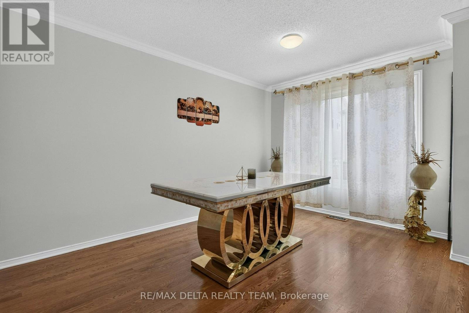 77 Flowertree Crescent, Ottawa, ON, K2M 2R7 - 9