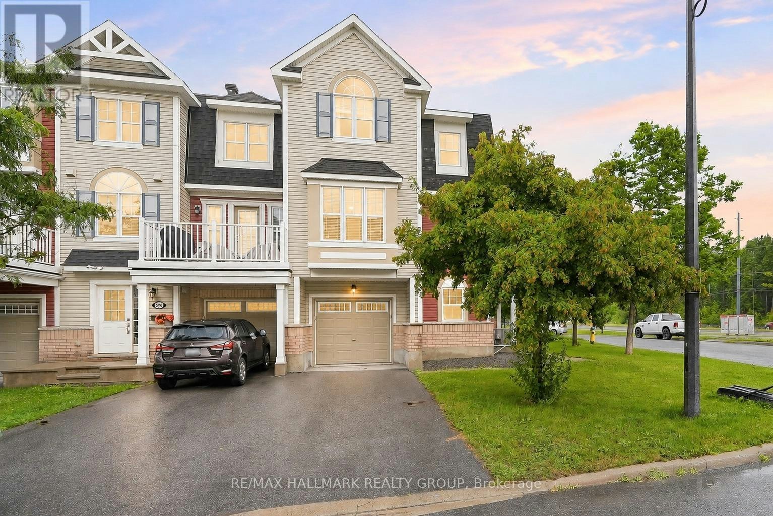 588 Foxlight Circle, Ottawa, ON, K2M 0L9