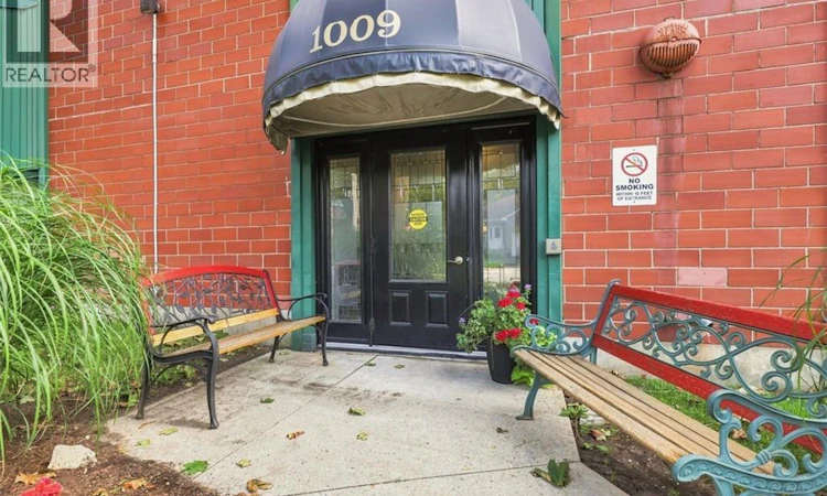 217-1009 Queenston Road