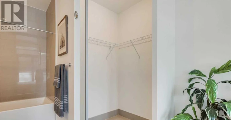 218-70 Distillery Lane, Toronto, ON, M5A 0E3 - 17