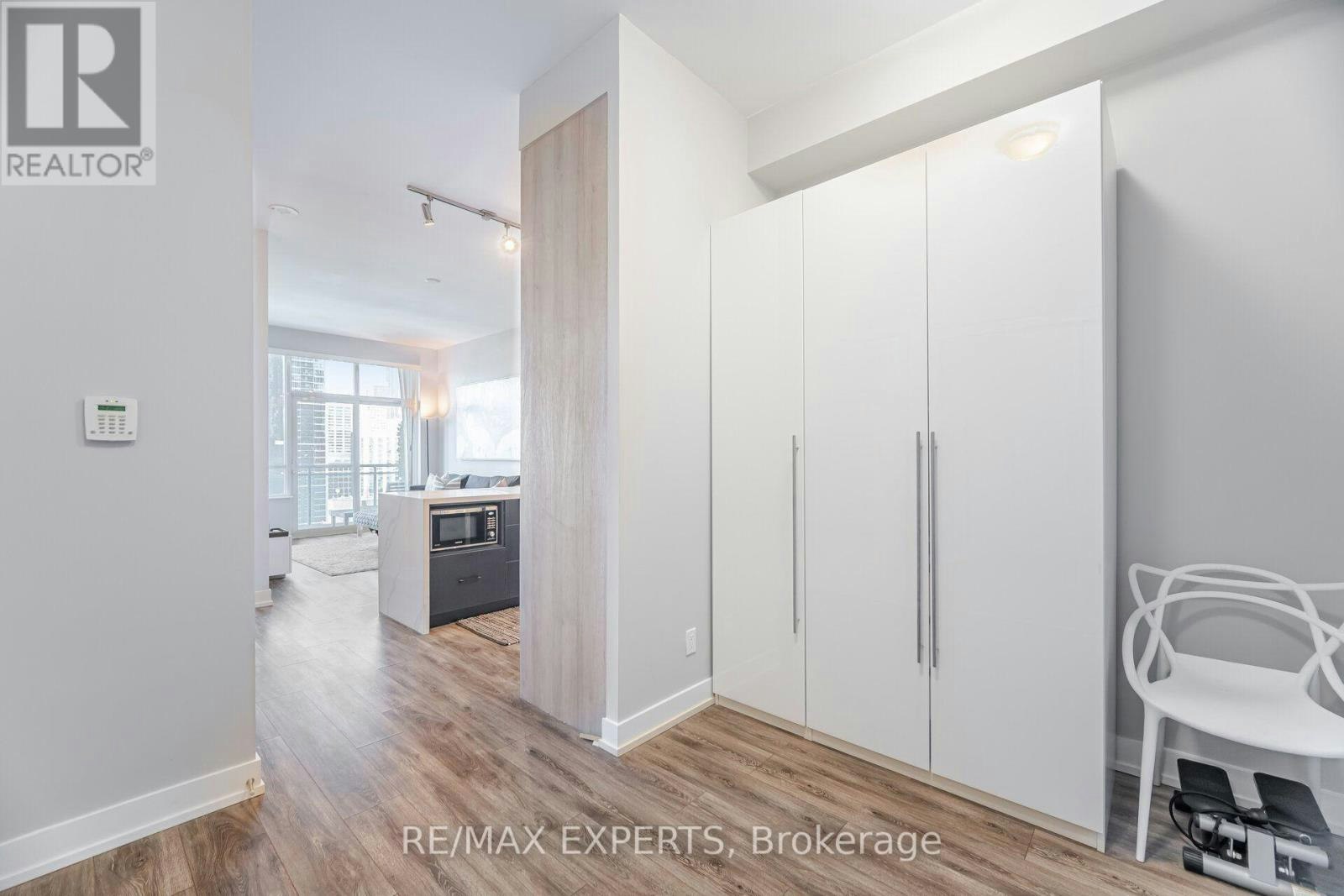 2207-28 Linden Street, Toronto, ON, M4Y 0A4 - 6