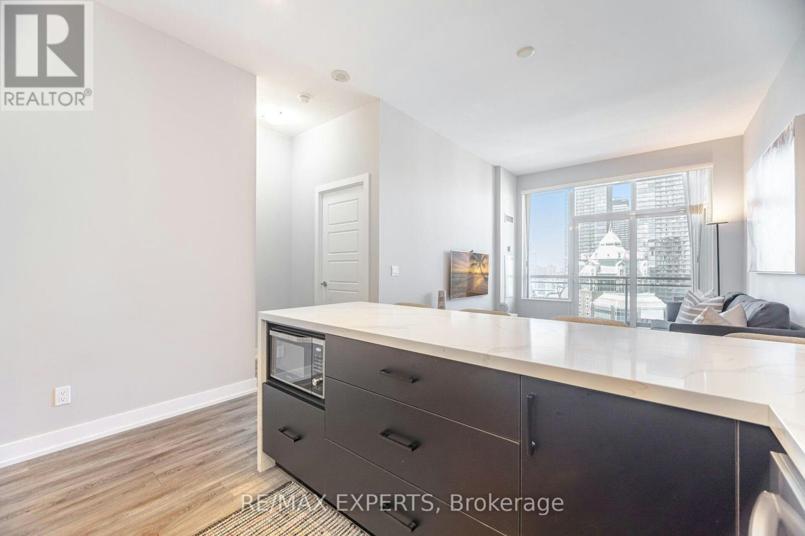 2207-28 Linden Street, Toronto, ON, M4Y 0A4 - 11