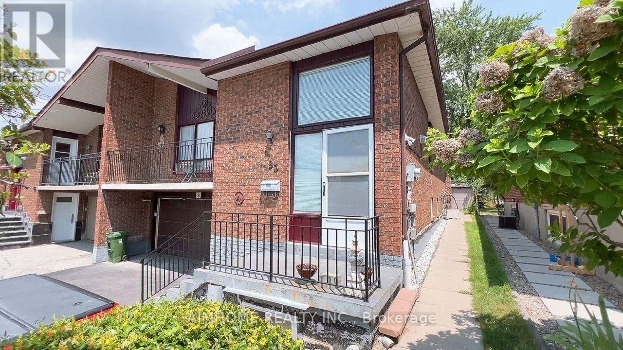 UPPER LEVEL-83 Mintwood Drive, Toronto, ON, M2M 3A6 - 3