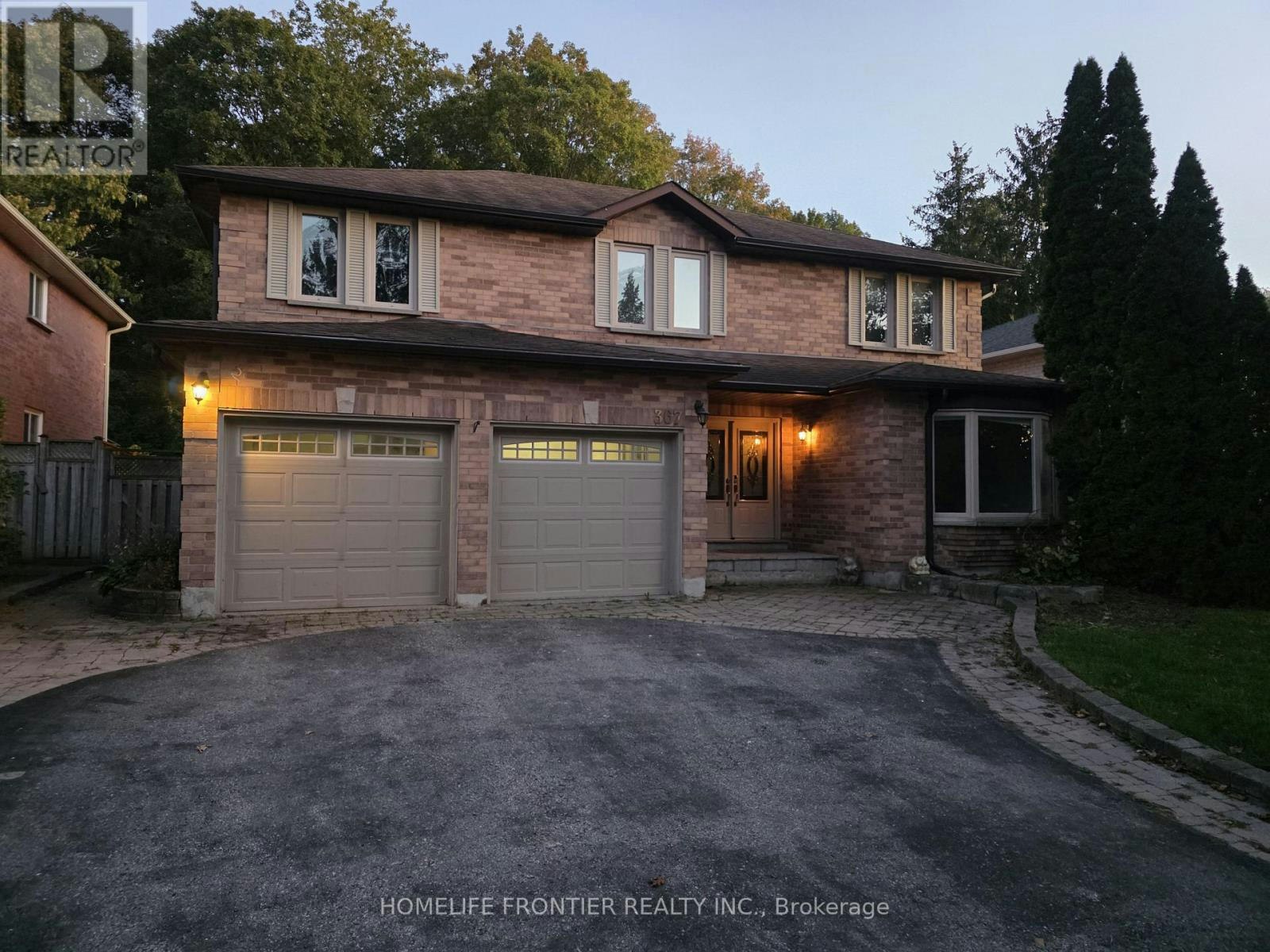 367 Herridge Circle, Newmarket, ON, L3Y 7J1