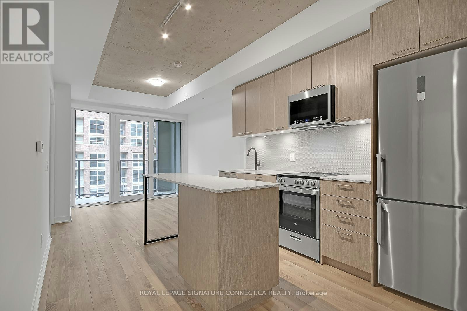 410-1808 St Clair Avenue, Toronto, ON, M6N 0C1