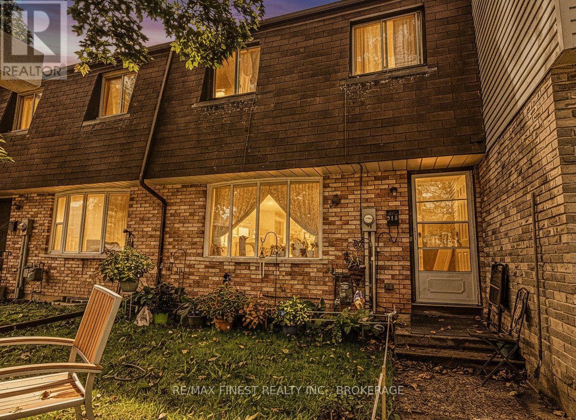 913 Oakview Avenue, Kingston, ON, K7M 6V4