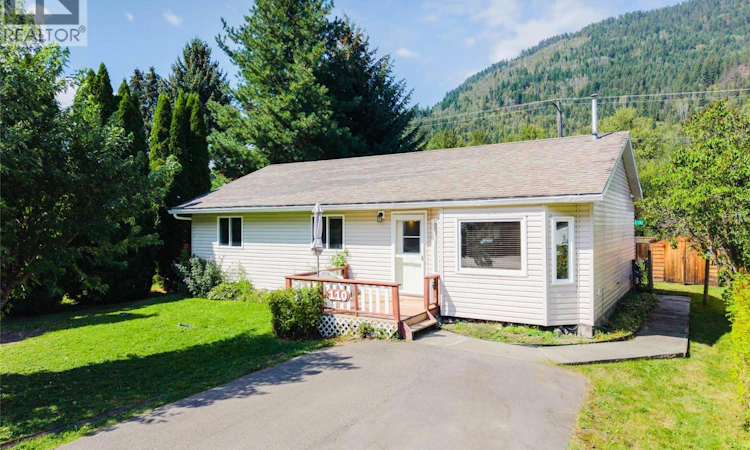 110 Davies Avenue
