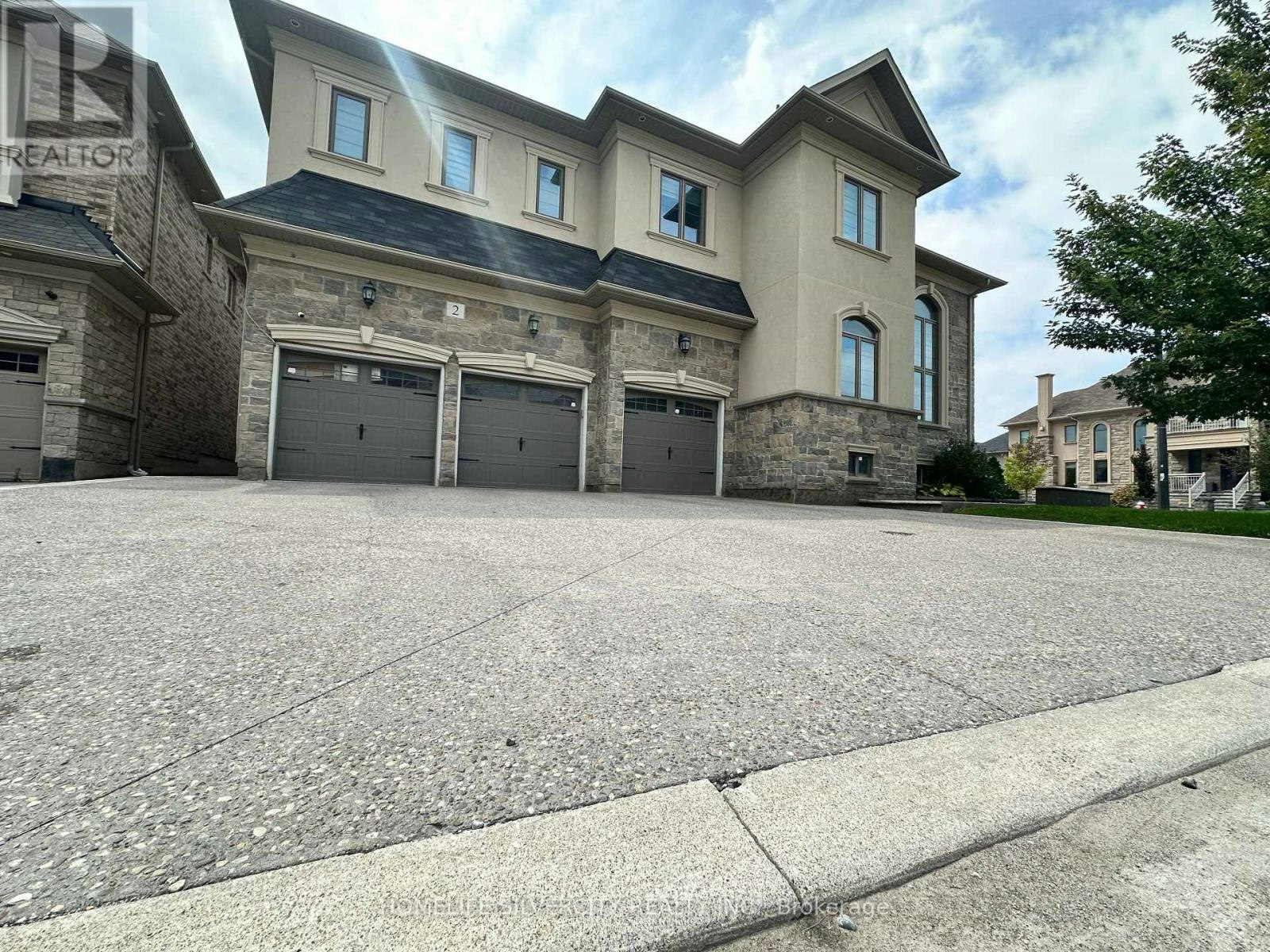 2-2 Tomahawk Court, Brampton, ON, L6P 0V2