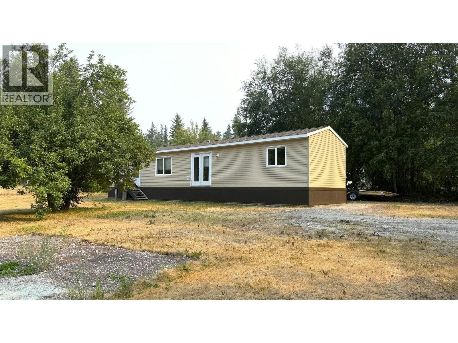 1245 S Horse Creek Road, Golden, BC, V0A 1H0
