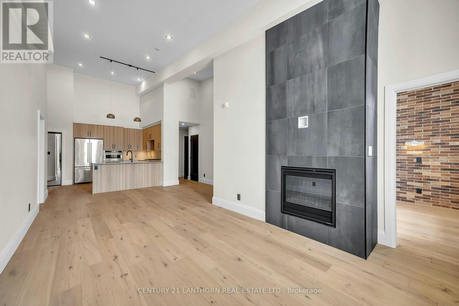 1-38 Front Street, Quinte West, ON, K8N 4N2 - 2
