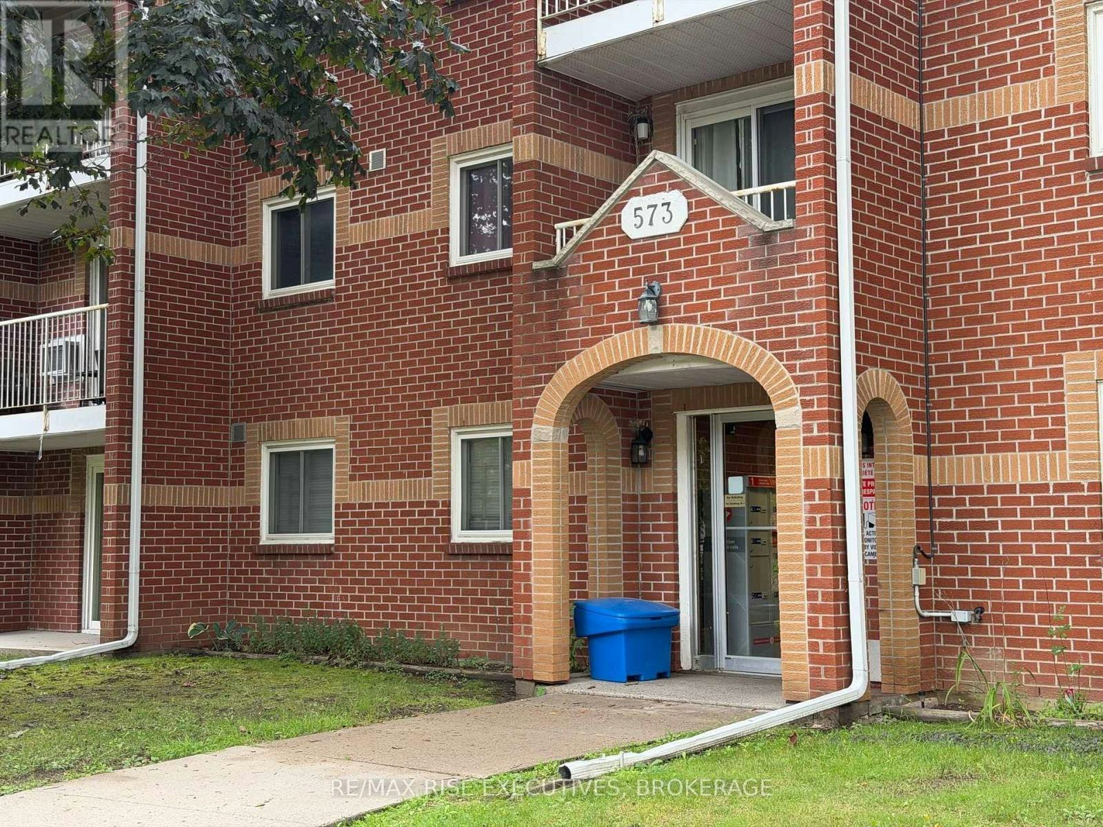 101-573 Armstrong Road, Kingston, ON, K7M 8J8