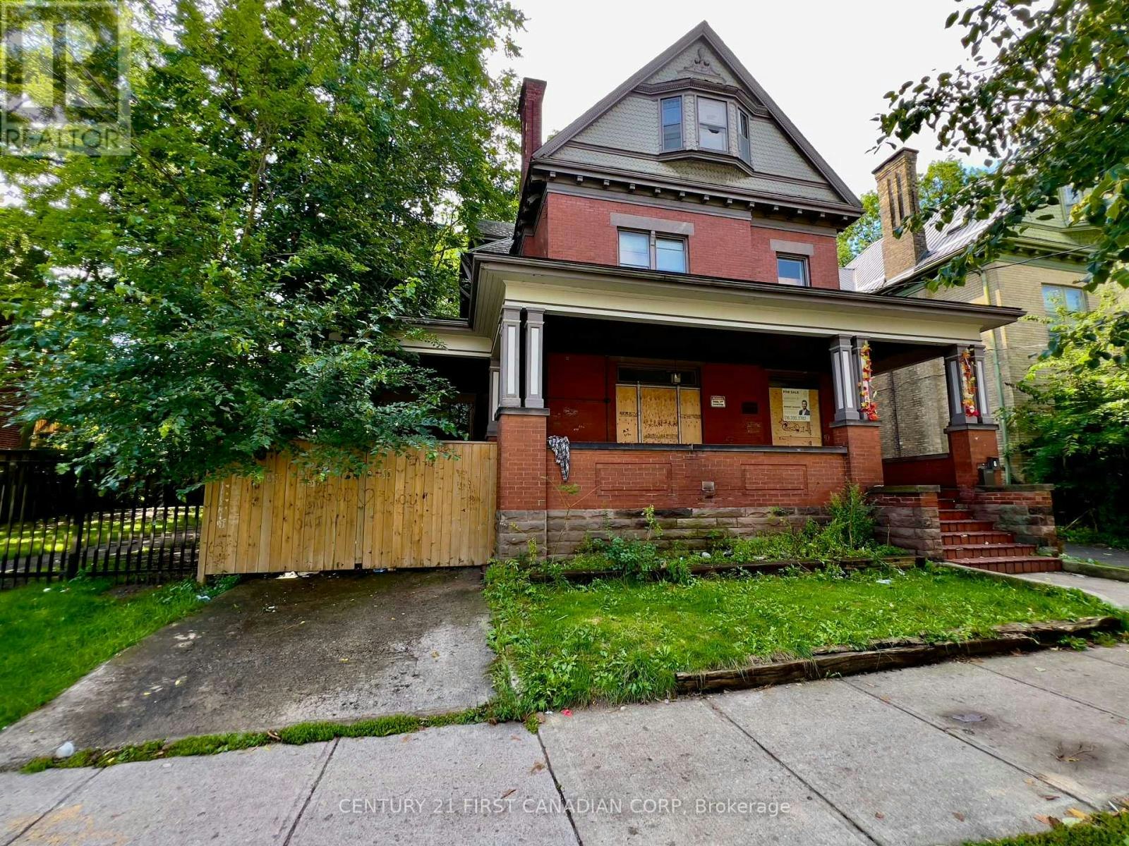 575 Queens Avenue, London, ON, N6B 1Y9