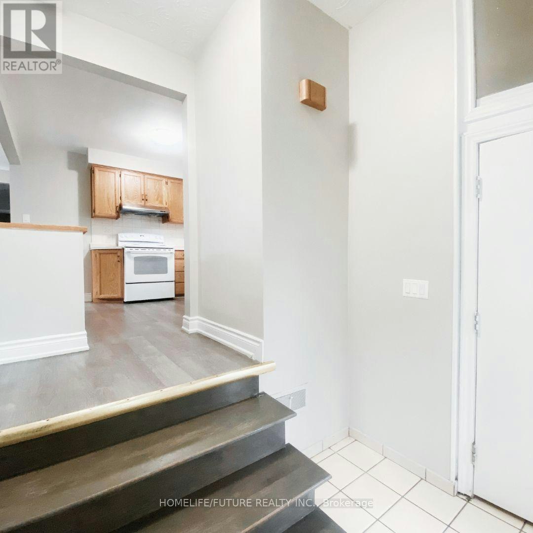 5 Watson Street, Toronto, ON, M1C 1E2 - 3