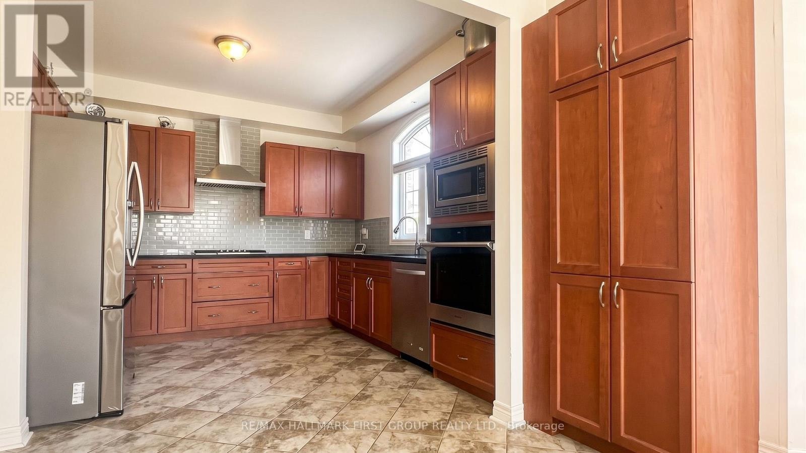 40 Crellin (First Floor Street, Ajax, ON, L1Z 0P1 - 8