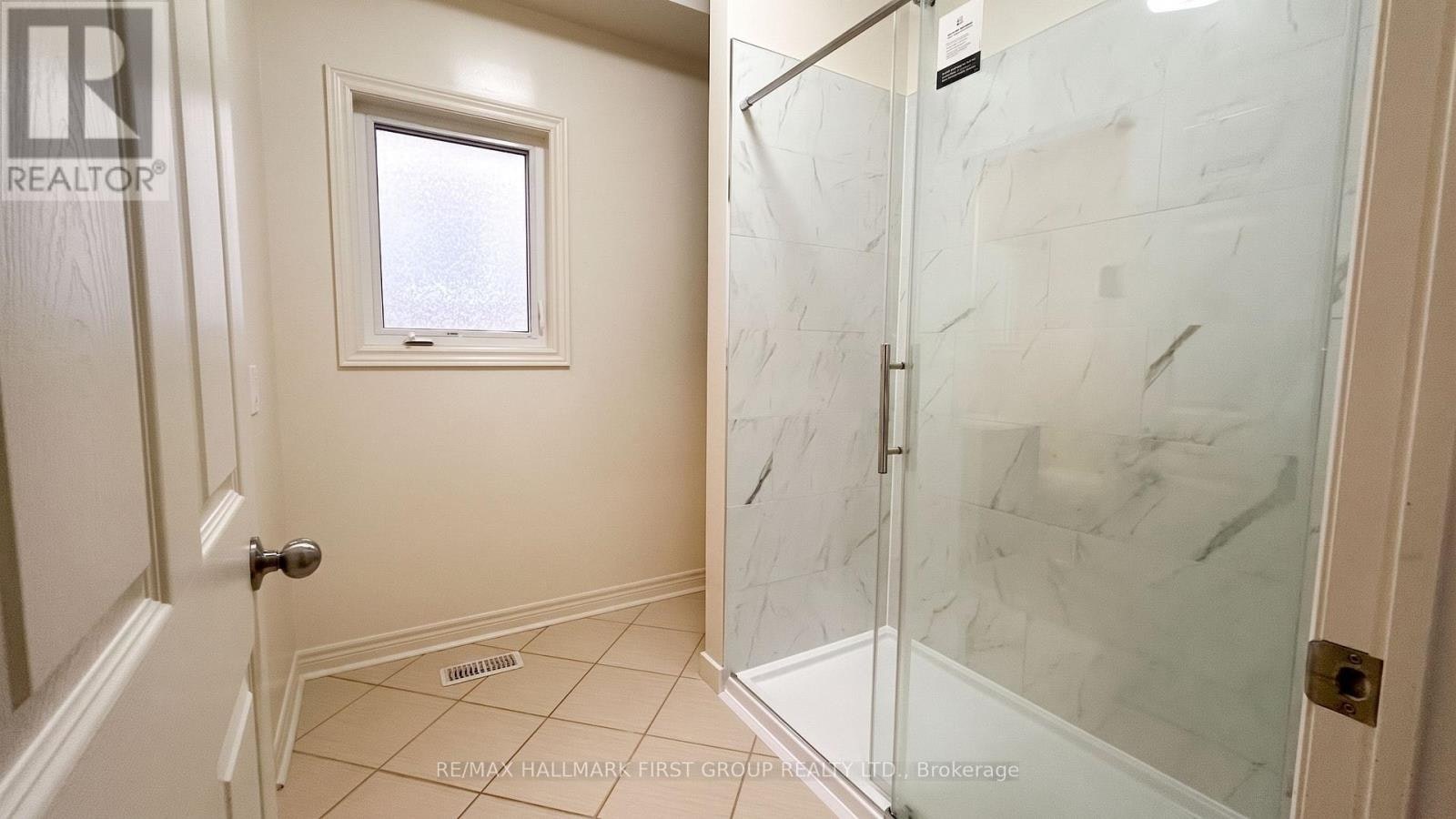 40 Crellin (First Floor Street, Ajax, ON, L1Z 0P1 - 19