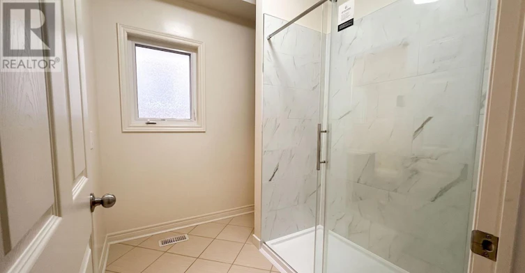 40 Crellin (First Floor Street, Ajax, ON, L1Z 0P1 - 19
