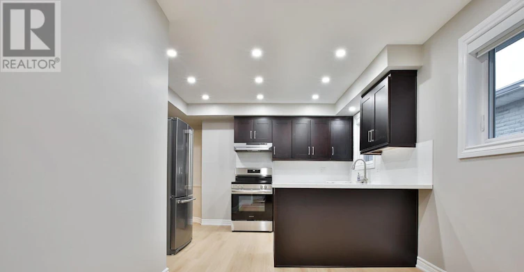 UPPER-131 Romfield Circuit, Markham, ON, L3T 3H7 - 2