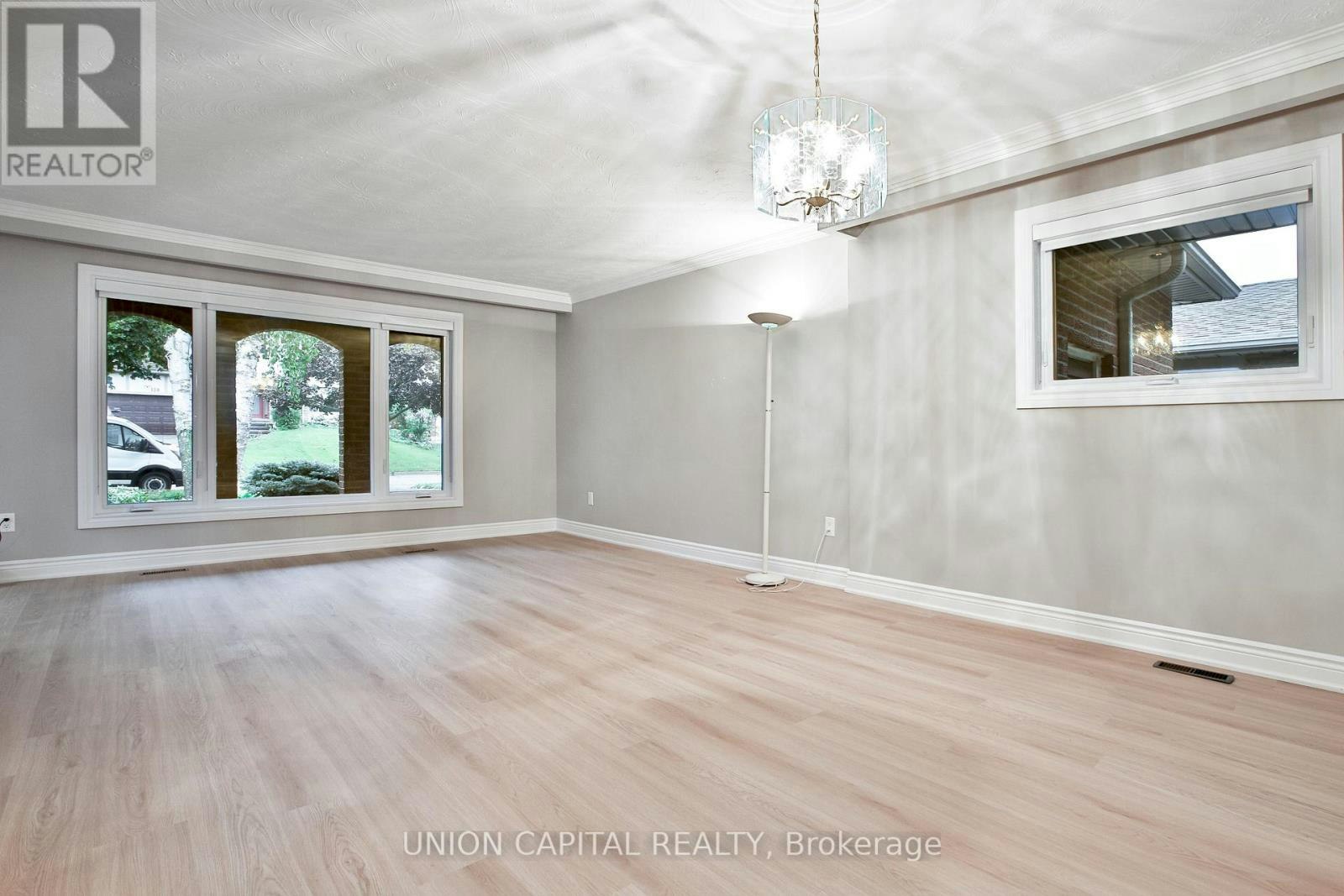UPPER-131 Romfield Circuit, Markham, ON, L3T 3H7 - 23