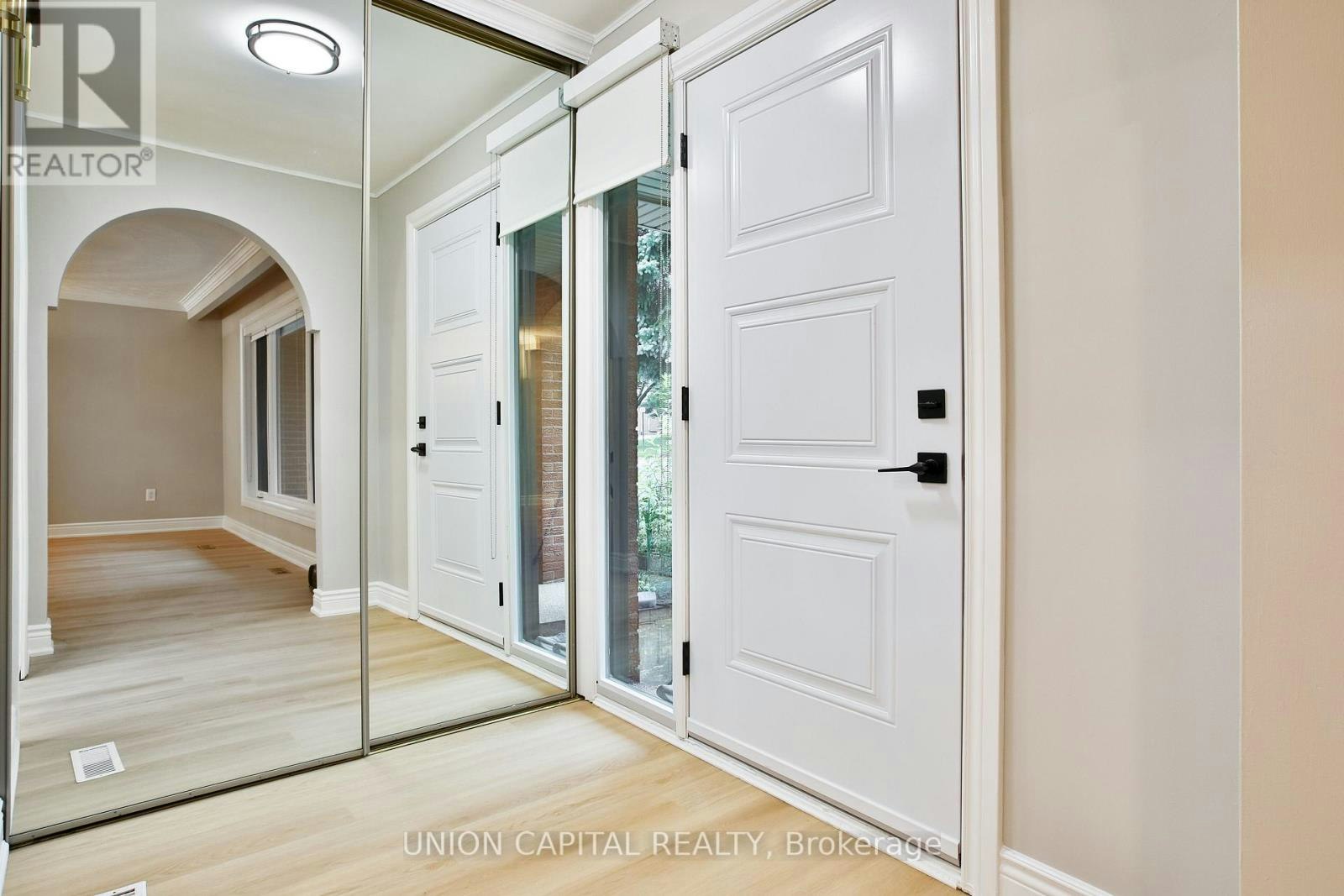 UPPER-131 Romfield Circuit, Markham, ON, L3T 3H7 - 18